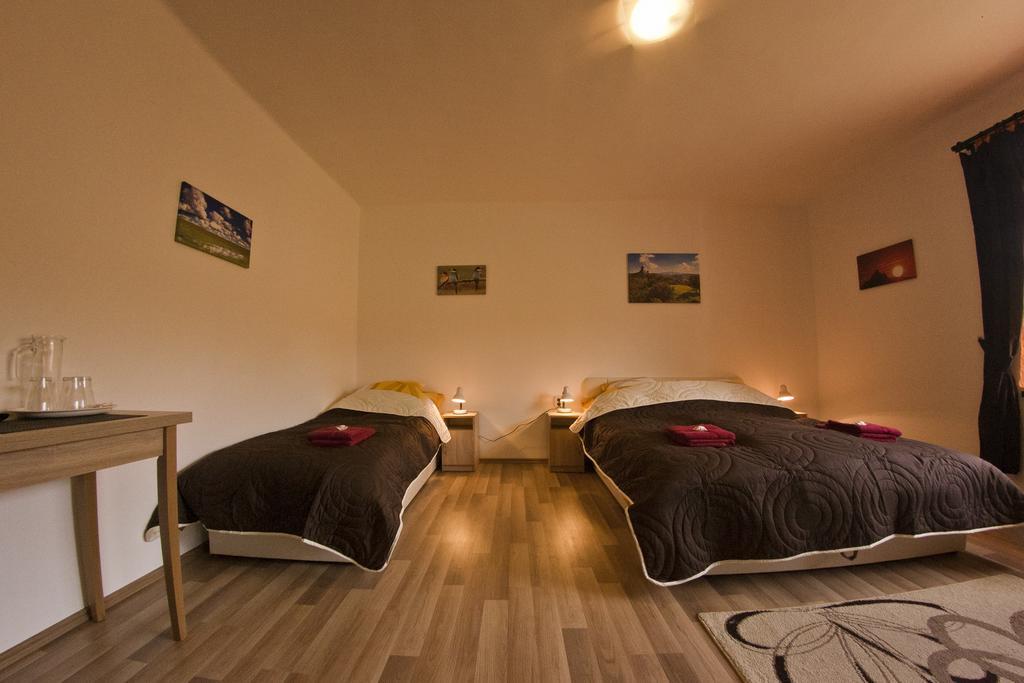 Macskako Vendeghaz Hotel Somoskoujfalu ภายนอก รูปภาพ