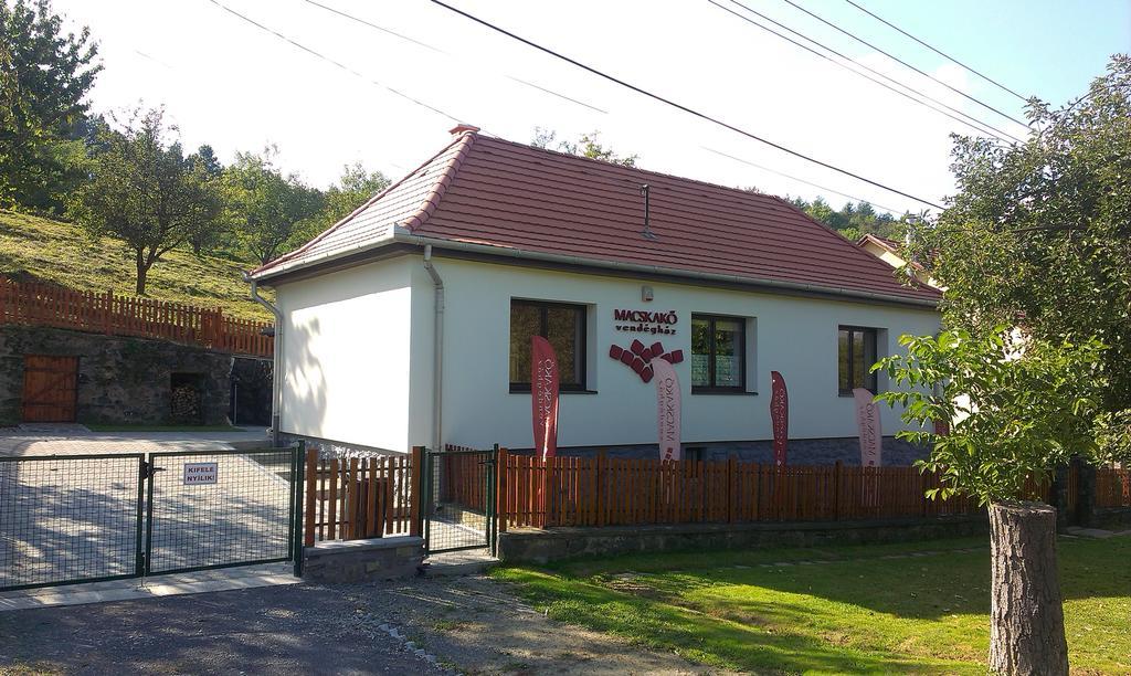 Macskako Vendeghaz Hotel Somoskoujfalu ภายนอก รูปภาพ